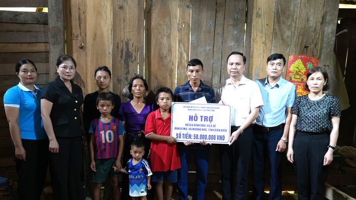 Hỗ trợ 50 triệu đồng gia đ&igrave;nh c&oacute; 2 trẻ em bị s&eacute;t đ&aacute;nh