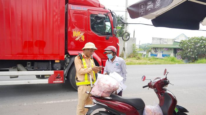 Giữ an to&agrave;n qua những cung đường đ&egrave;o
