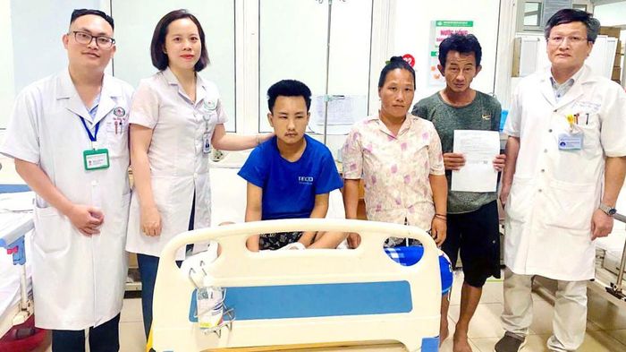 Gi&agrave;nh lại sự sống cho nam sinh L&agrave;o nguy kịch