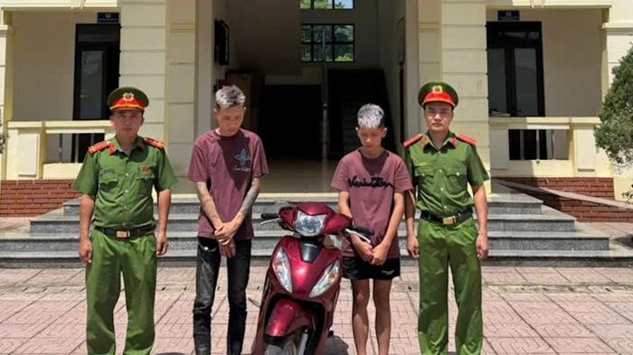 Khởi tố 2 đối tượng trộm xe m&aacute;y, rồi 'bốc đầu' khoe l&ecirc;n mạng x&atilde; hội