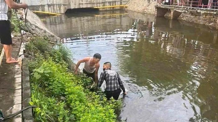 Hải Ph&ograve;ng: &Ocirc; t&ocirc; rời hiện trường sau va chạm xe m&aacute;y, nam thanh ni&ecirc;n tử vong dưới mương nước