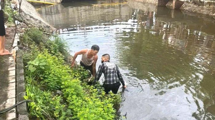 Hải Ph&ograve;ng: Tr&ecirc;n đường đi l&agrave;m về, nam c&ocirc;ng nh&acirc;n x&atilde; Kh&uacute;c Thừa Dụ gặp nạn tử vong dưới mương