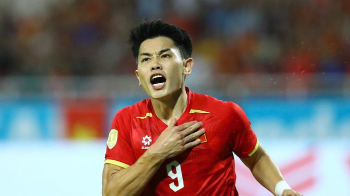 Tuyển Việt Nam vào bán kết ASEAN Cup với ngôi nhất bảng