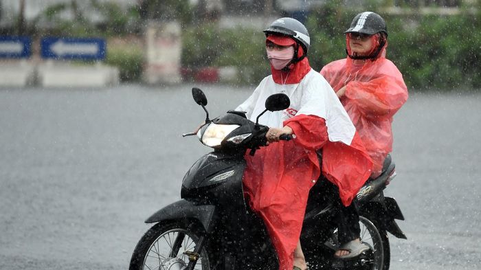 Dự báo thời tiết 15/8: Miền Bắc mưa to cục bộ, Trung Bộ còn nắng nóng oi bức