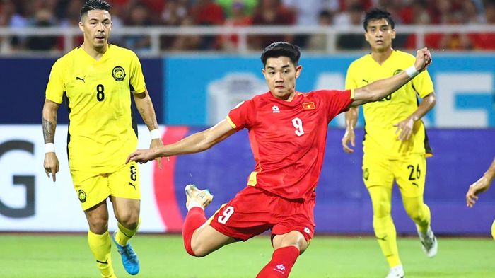 Việt Nam 0-0 Malaysia: Đình Bắc xử lý kỹ thuật