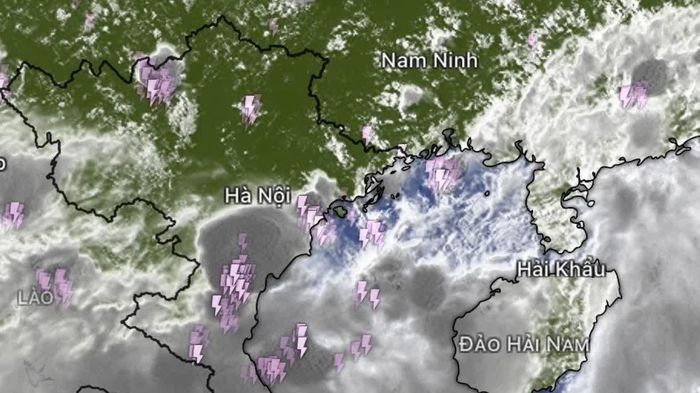 Hai kịch bản của áp thấp nhiệt đới đều gây mưa lớn ở miền Bắc