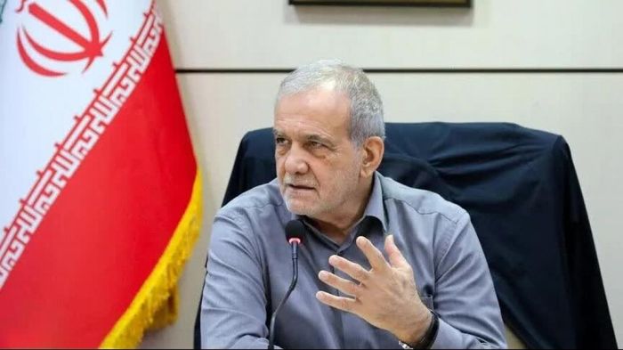 Tổng thống Iran tuyên bố nên 'chấm dứt xung đột' ngay lập tức, giới chức quân sự cảnh báo về hậu quả của tính toán sai lầm