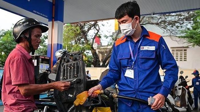 Giá xăng dầu đồng loạt giảm, dầu diesel hạ mạnh nhất
