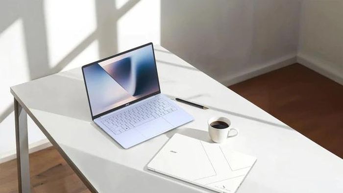 Acer ra mắt laptop nặng chỉ 799 gram