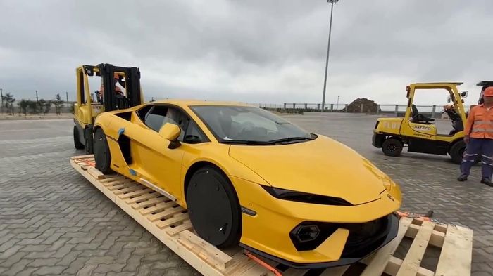 Cường Đô la chơi lớn tậu siêu xe Lamborghini Temerario nhưng không phải cho mình