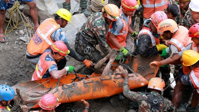 Cách 2 người sống sót kỳ diệu sau 9 ngày kẹt trong đường hầm thuỷ điện ở Nepal