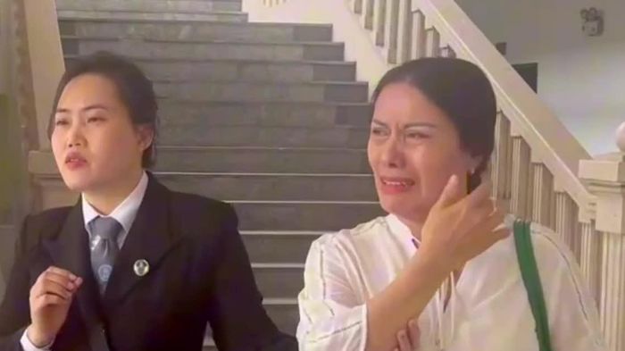 Cựu Hiệu trưởng Nguyễn Thị Bình khóc nghẹn vì mình mà con đi xin việc khắp nơi không được nhận