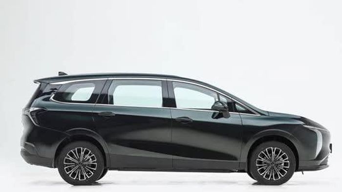 Xe MPV điện 6 chỗ công suất 184 mã lực, phạm vi hoạt động 510km, giá gần 350 triệu đồng