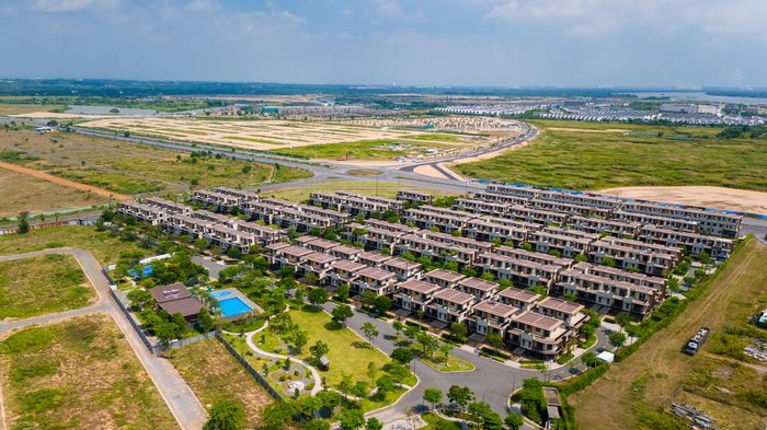 Nhà ở phía Nam tăng tốc
