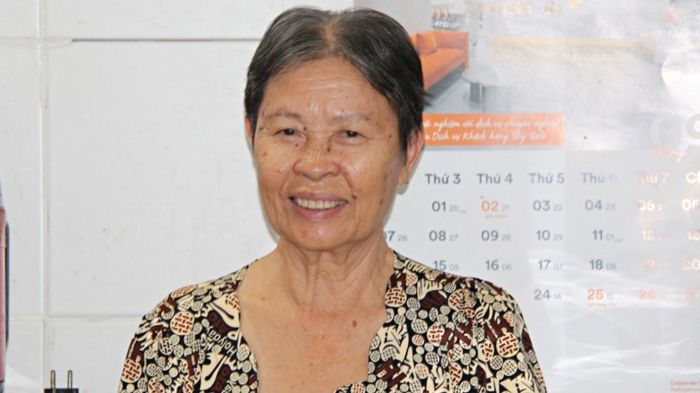Cụ bà ở TPHCM nhặt ve chai về nhà, phát hiện 15 nhẫn vàng, nhiều dây chuyền