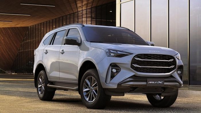 Top 10 xe ô tô bán chậm nhất tháng 8/2026 tại Việt Nam: Isuzu mu-X bất ngờ đội sổ