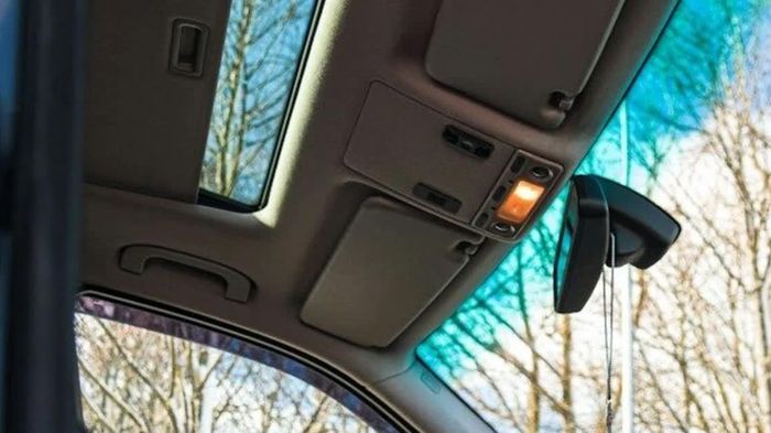 Nóc kính ô tô dễ vỡ không chỉ do Honda hay Kia mà do lỗi kính cường lực