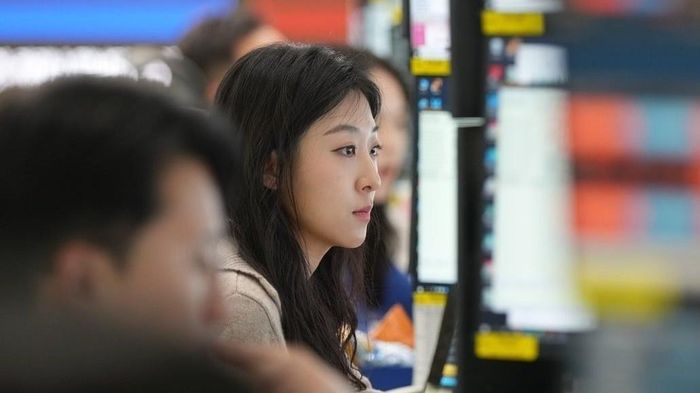 Người trẻ Hàn Quốc mua cổ phiếu, trái phiếu để 'dưỡng già'
