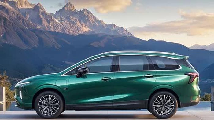 Xe MPV 7 chỗ mạnh 184 mã lực, giá hơn 400 triệu đồng