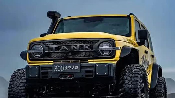 SUV địa hình siêu hầm hố, công suất 231 mã lực, giá gần 1 tỷ đồng