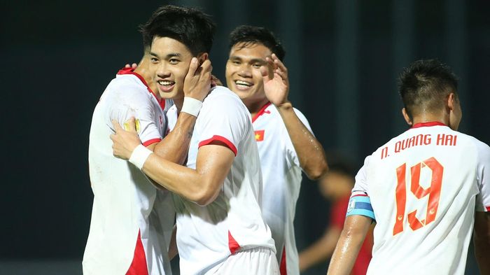 Tuyển Việt Nam gặp Philippines: Thuốc thử liều cao cho HLV Kim Sang Sik