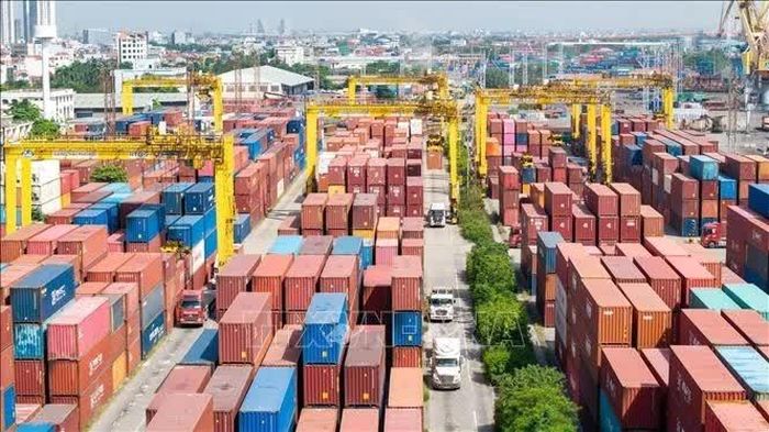 Standard Chartered: Sản xuất, thương mại giữ nhịp tăng trưởng kinh tế Việt Nam
