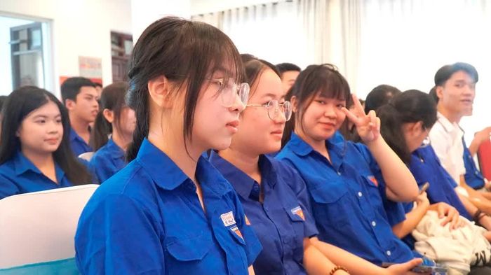 Trang bị kỹ năng ứng dụng AI cho đoàn viên, sinh viên Huế