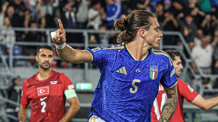 Italia tiếp đà hồi sinh, đánh bại Thổ Nhĩ Kỳ