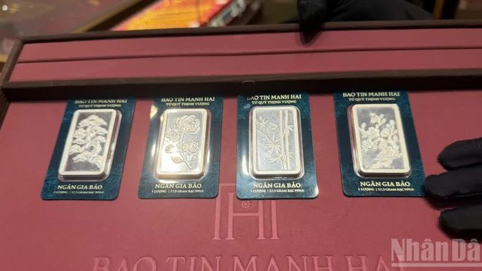 Sáng 8/10, giá bạc thế giới và trong nước đồng loạt giảm