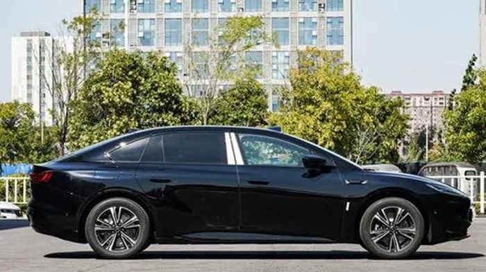 Xe điện công suất 721 mã lực, phạm vi hoạt động 730 km, giá từ 650 triệu đồng