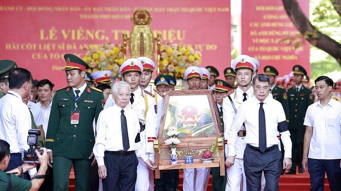 Lễ viếng, truy điệu và an táng 731 hài cốt liệt sĩ được tìm kiếm, quy tập tại Công viên Lê Thị Riêng