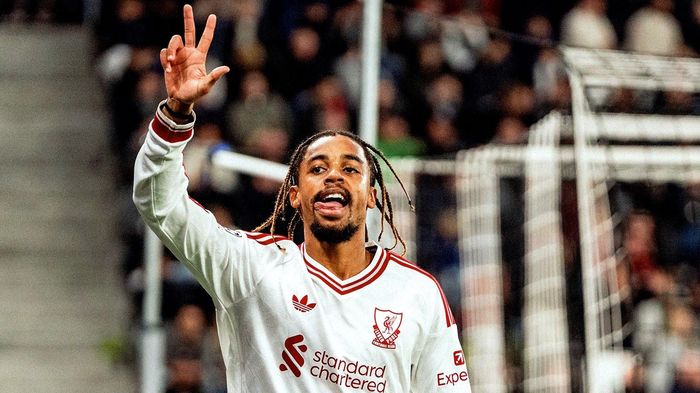 Barcola lập hat-trick, Liverpool thắng kiểu tennis