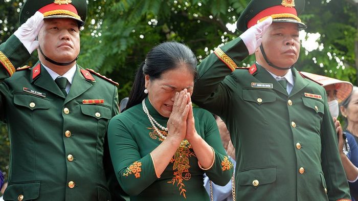 93 liệt sĩ trở về với đất mẹ Vị Xuyên, người lính già nghẹn ngào chào đồng đội lần cuối