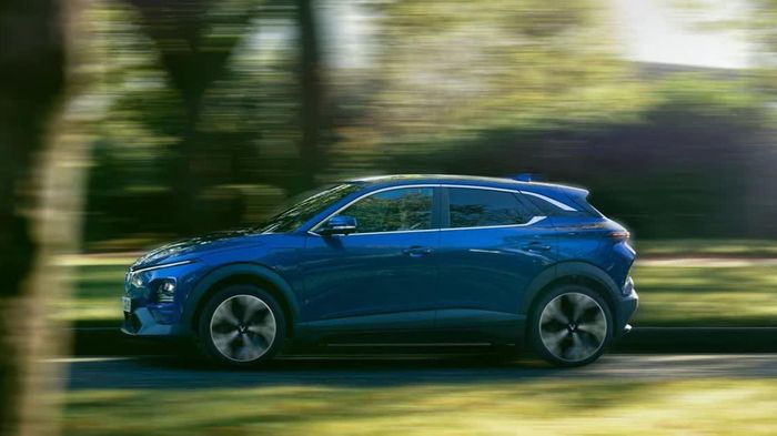 Bùng nổ doanh số ô tô gầm cao cỡ B: VinFast VF 6 và Toyota Yaris Cross áp đảo