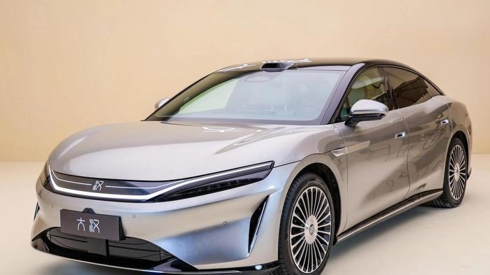BYD Da Han: Sedan điện chạy 1.008 km, sạc gần đầy trong 9 phút
