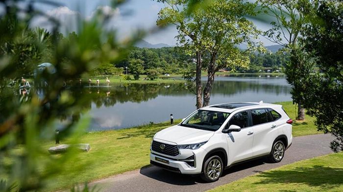 Đánh giá Toyota Innova Cross 2026: Lột xác toàn diện cùng công nghệ Hybrid tiết kiệm xăng