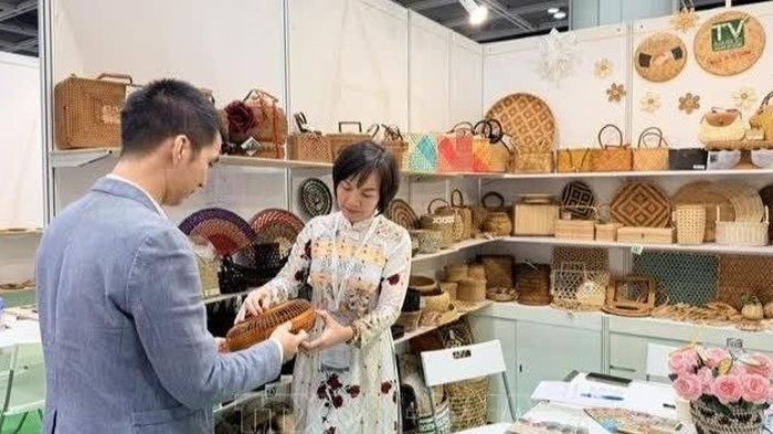 Sản phẩm thủ công mỹ nghệ Việt Nam gây ấn tượng tại MEGA SHOW Hong Kong 2026