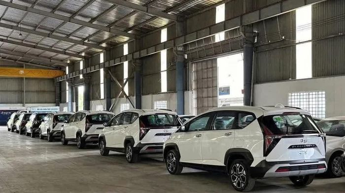 Mẫu xe Hyundai 7 chỗ rao bán xả kho, giá chỉ ngang xe cỡ A