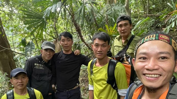 Hành trình băng rừng tìm 'khu vườn' dưới lòng vực ở Phong Nha-Kẻ Bàng