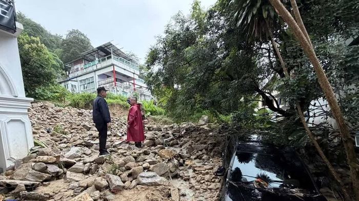 Mưa lớn gây lũ quét, bùn đá tràn ngập đảo du lịch Phuket, Thái Lan