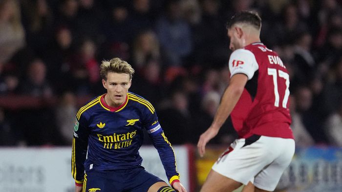 Arsenal thua sốc đội hạng tư