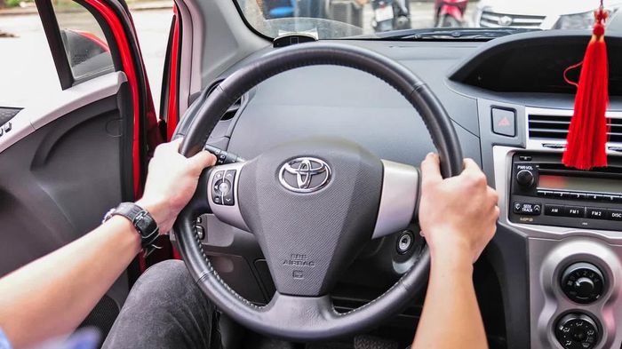 Ô tô chạy nhanh bị rung vô-lăng, xử lý thế nào?