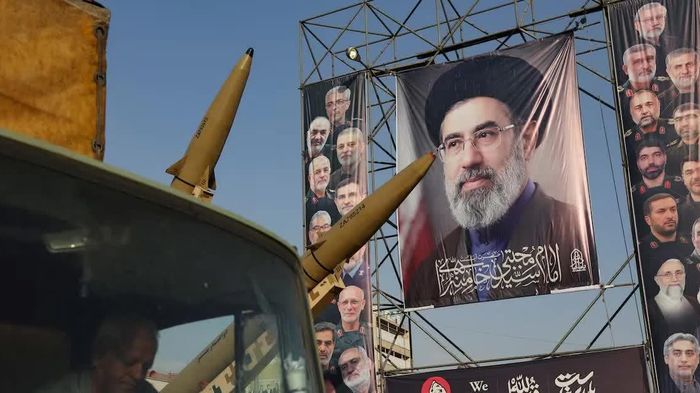 Lãnh đạo Tối cao Iran đưa ra loạt chỉ thị chiến lược cho các chỉ huy quân đội cấp cao