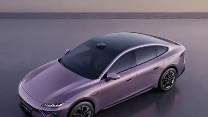 Xe sedan hạng E công suất 268 mã lực, giá gần 450 triệu đồng